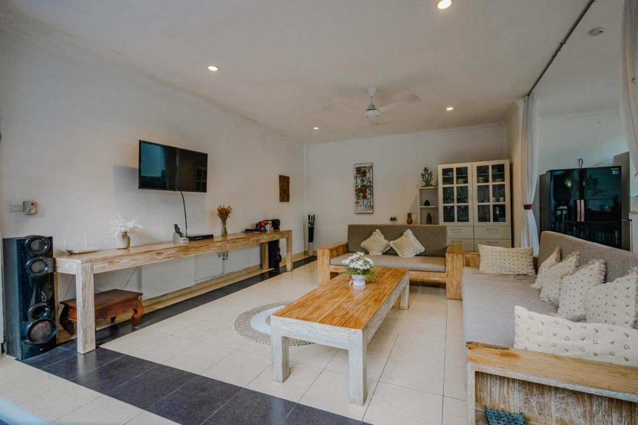 Villa Alleira Seminyak By Best Deals Asia Hospitality Екстериор снимка